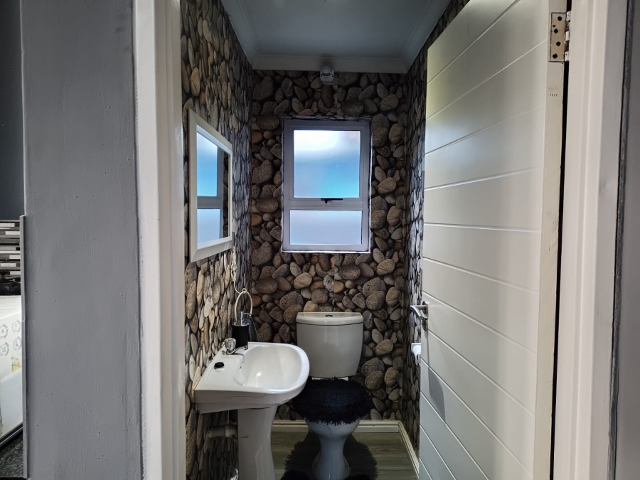 To Let 2 Bedroom Property for Rent in Heather Park Western Cape